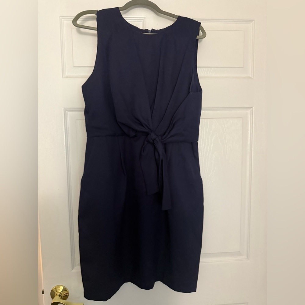 Elegant Navy Blue Sleeveless Dress